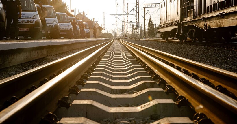 Двоє машиністів поранено через вибух 