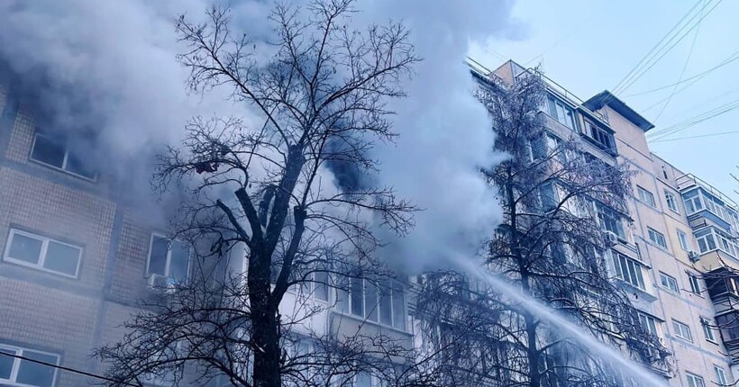 Через пожежу в квартирі в Києві загинули дві людини