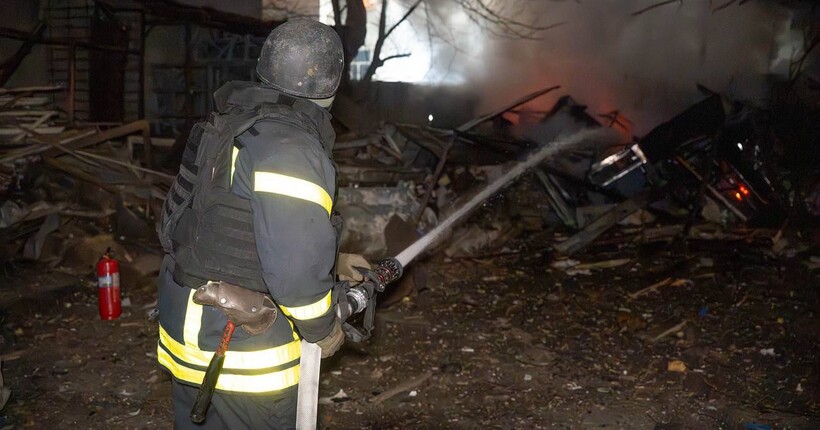 Нічний обстріл Одеси: через атаку рф пошкоджено лікарню, дитсадок та школу