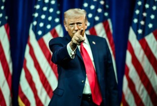 Трамп закликав іранців захоплювати держустанови: Допомога вже в дорозі