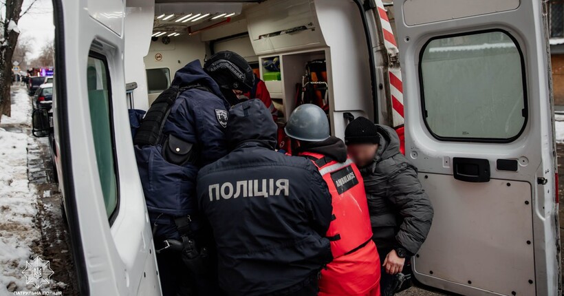 На Сумщині російський дрон атакував евакуаційну групу поліції: є поранені