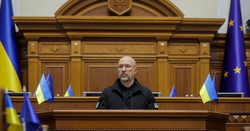 Шмигаль про енергетику: вибито тисячі мегават генерації, по окремих містах підготовка була провалена