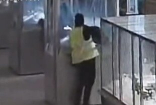 З'явилось відео з камер спостереження під час жовтневого пограбування у Луврі