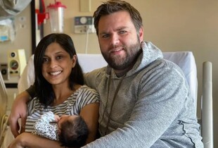 Венс оголосив про вагітність дружини: кого чекають