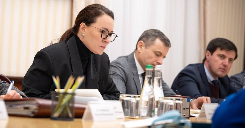 Держава розгортає мобільні кухні, генератори для лікарень і чергові класи для дітей - Свириденко