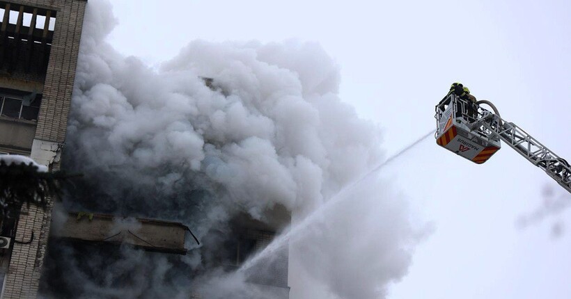 Влучання в багатоповерхівку в Дніпрі: в ОВА назвали кількість поранених (фото)