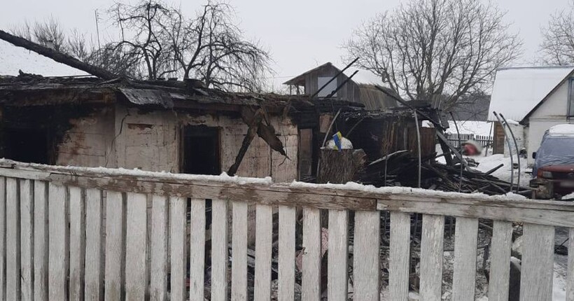 На Житомирщині під час пожежі загинула матір з двома дітьми: подробиці трагедії