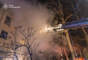 Масована атака по Харкову: є влучання в житлові будинки і пологовий, 14 постраждалих