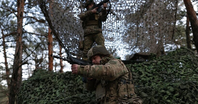 Росіяни тиснуть на Харківщині та Лиманському напрямку, 