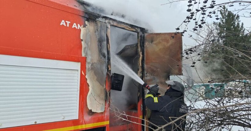 У Слов'янську росіяни дроном поцілили у машину рятувальників (фото)