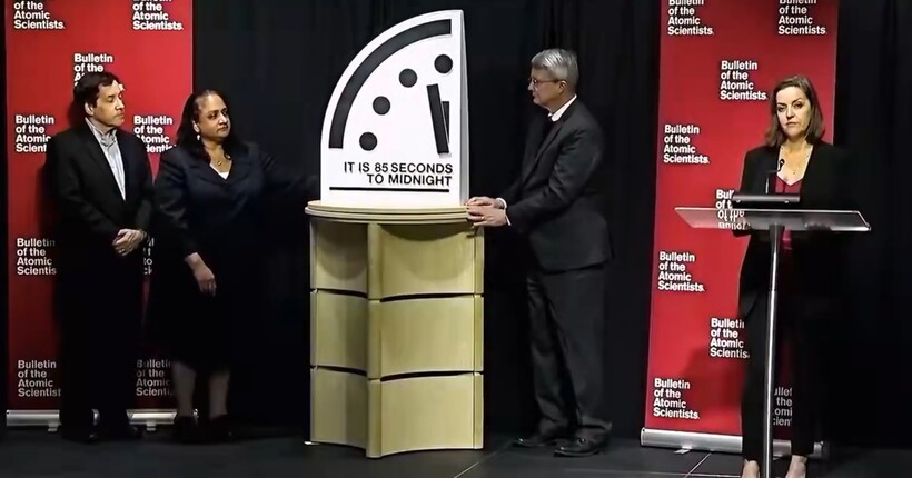 Вчені встановили Годинник Судного дня на 85 секунд до кінця світу (відео)