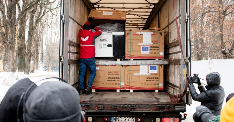 Перші 300 генераторів від ЄС уже в Україні: хто отримає