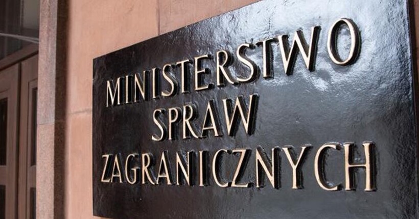 Сікорський закликав Маска розібратись з російськими дронами зі Starlink 