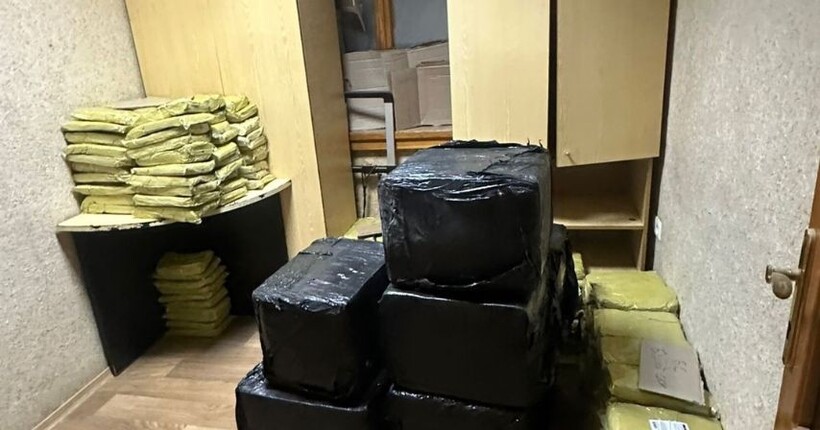 Поліція ліквідувала міжнародний канал постачання кратому з ЄС