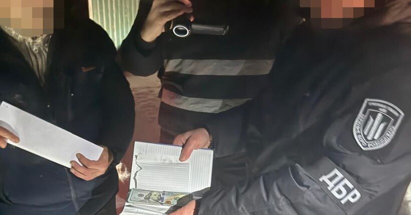 Хабар у $2500 за рішення ВЛК: на Чернігівщині викрили офіцера ТЦК на корупції