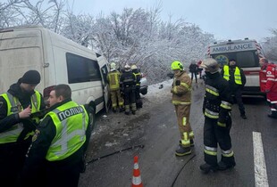 На Київщині сталася ДТП за участі мікроавтобуса: дві людини загинули, є постраждалі
