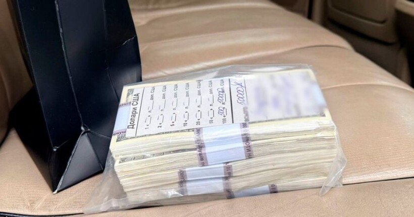 У Києві викрили двох 23-річних чоловіків, які збували фальшиві долари - Нацполіція