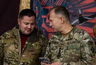 Сирський провів зустріч із командирами частин на фронті