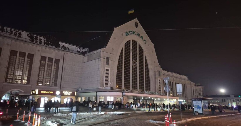 Електропостачання залізниці стабілізовано: рух поїздів відновлено