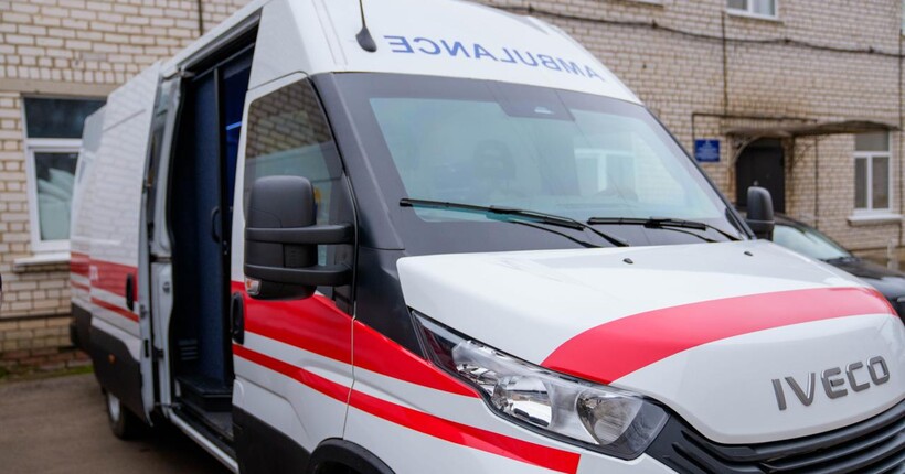 У Херсоні троє поранених після удару рф по Корабельному району