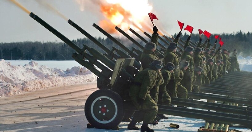 Росіяни обстріляли центр Херсону: поранено п'ятеро людей