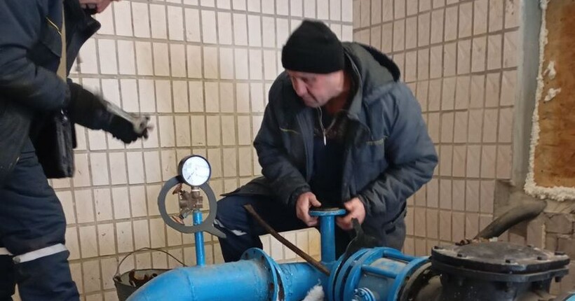 Водопостачання у Херсоні працює з перебоями через пошкодження критичної інфраструктури