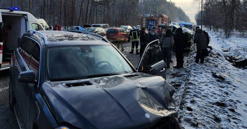 На Гостомельському шосе сталася ДТП за участі чотирьох авто: загинула людина