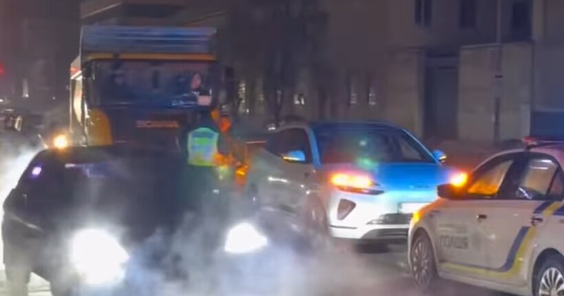 Могилевська потрапила в ДТП: в якому стані співачка (відео з місця аварії)