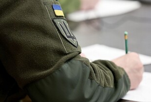 У Рівному невідомі напали на працівників ТЦК під час супроводу чоловіків