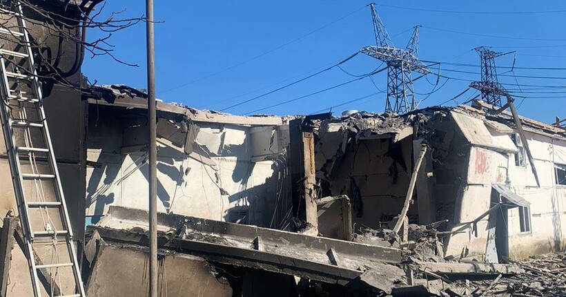 Бурштинська ТЕС зупинилася після російського обстрілу, місто залишилось без тепла і води