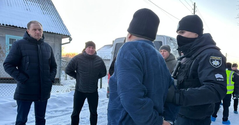 На Рівненщині чоловік молотком і сокирою убив п'ятьох людей: деталі трагедії