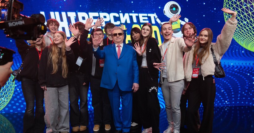 Співочий ректор - все: в МОН пояснили, чому Поплавський більше не керуватиме КНУКіМ