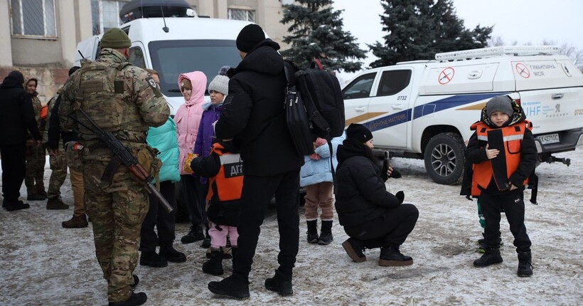 В Україні ухвалили закон про примусову евакуацію дітей із зон бойових дій
