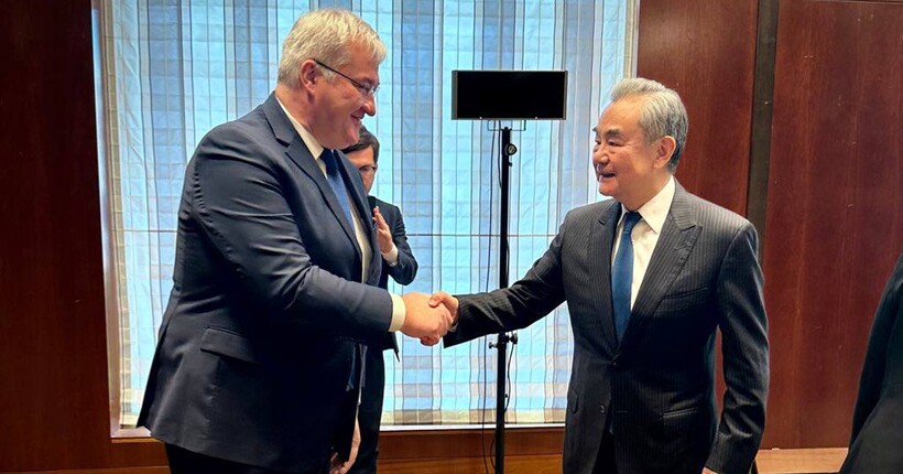 У Мюнхені відбулась зустріч керівників МЗС України і Китаю: деталі діалогу