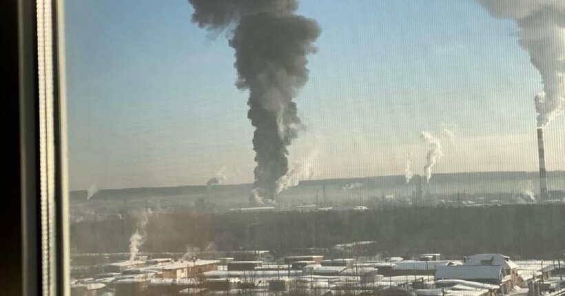 В СБУ показали, як дрони уразили Ухтинський НПЗ (відео)