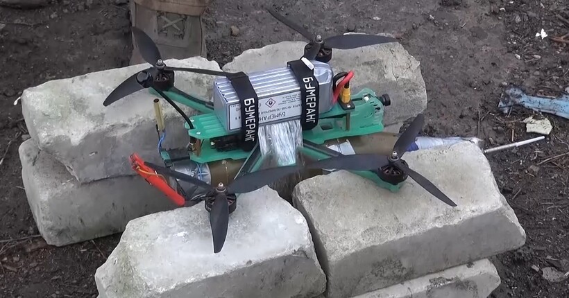 Російські окупанти скинули вибухівку на лікарню у Херсоні: є постраждалий