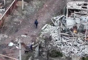 Росіяни намагаються просуватися в населених пунктах, переодягаючись у цивільний одяг - 