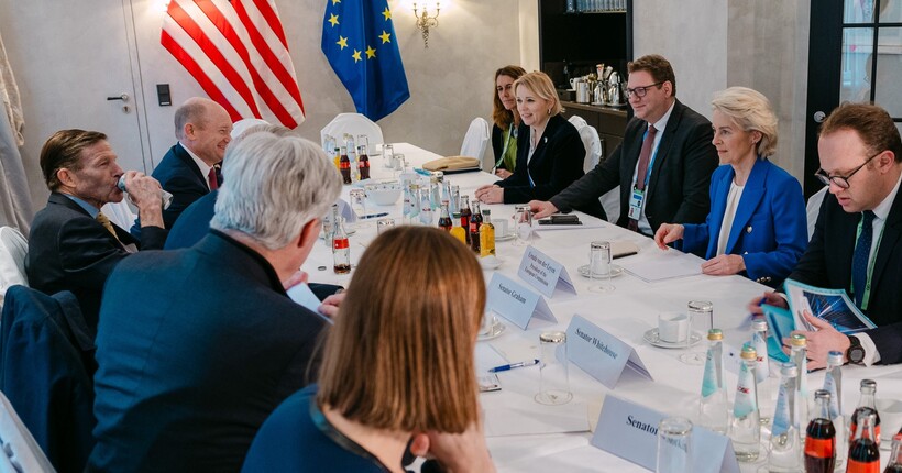 Глава Єврокомісії обговорила з сенаторами США новий 20-й пакет санкцій ЄС