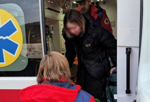 Надзвичайники врятували 21-річного хлопця і 22-річну дівчину на Чорногірському хребті в Карпатах (фото)