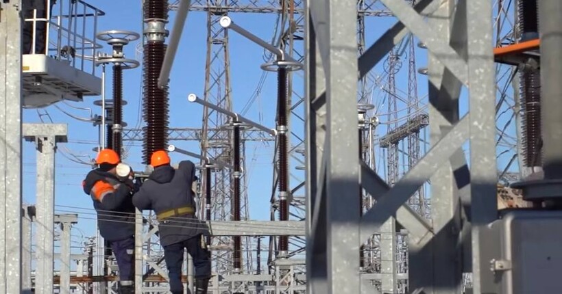 Кабмін запровадив щорічну премію до 200 тисяч грн для енергетиків