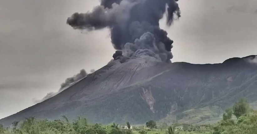 На Філіппінах сталося виверження вулкана Канлаон (відео)