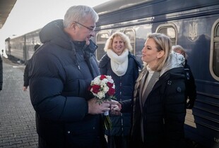 До Києва прибула очільниця МЗС Австрії