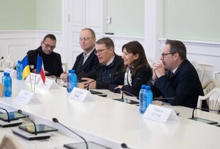 Мерка Парижа Анн Ідальго привезла в Київ генератори