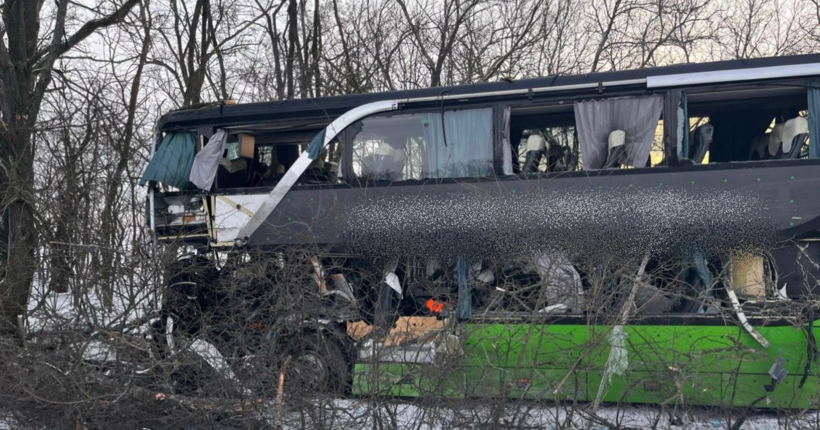 На трасі Кропивницький-Миколаїв зіткнулись автобуси: загинули двоє водіїв
