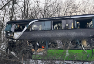 На трасі Кропивницький-Миколаїв зіткнулись автобуси: загинули двоє водіїв