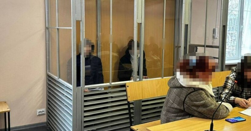 У Дніпрі двоє хлопців 16 і 17 років жорстоко побили військового: обом оголосили про підозру