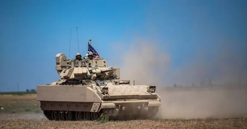 Пробиває російський танк наскрізь: які БМП Bradley їдуть в Україну