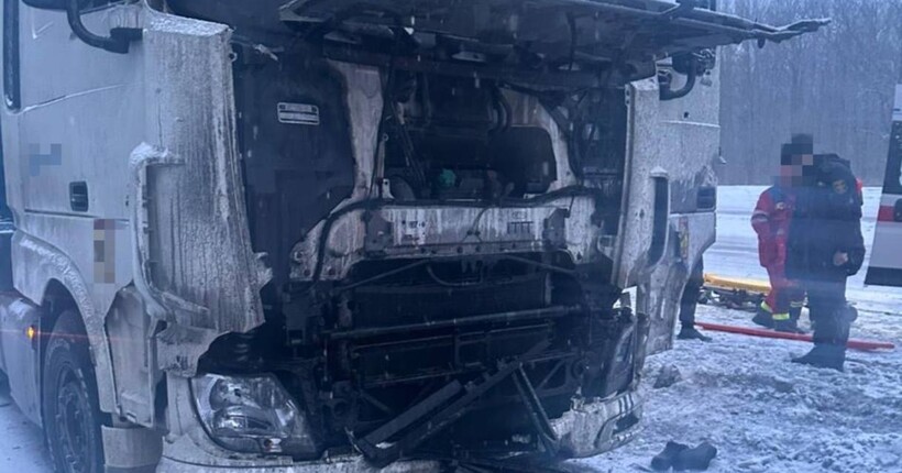 Російські дрони вдарили по трасі Харків-Київ і селу на Вовчанщині: постраждало четверо людей