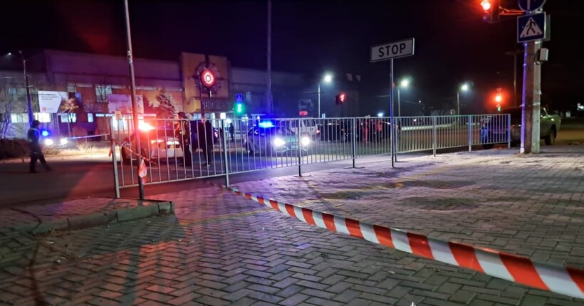 Вибух у Миколаєві: поранені семеро патрульних, двоє - у важкому стані