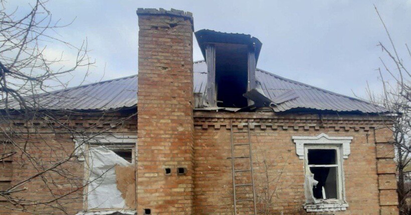 Росіяни атакували Дніпропетровщину артилерією: є поранений, пошкоджено будинки та інфраструктуру